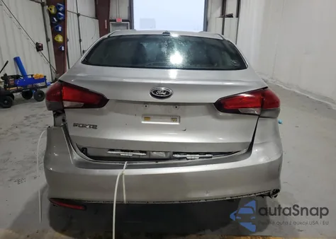 2017 Kia Forte Lx z USA, uszkodzony, nr VIN 3KPFK4A7XHE117868